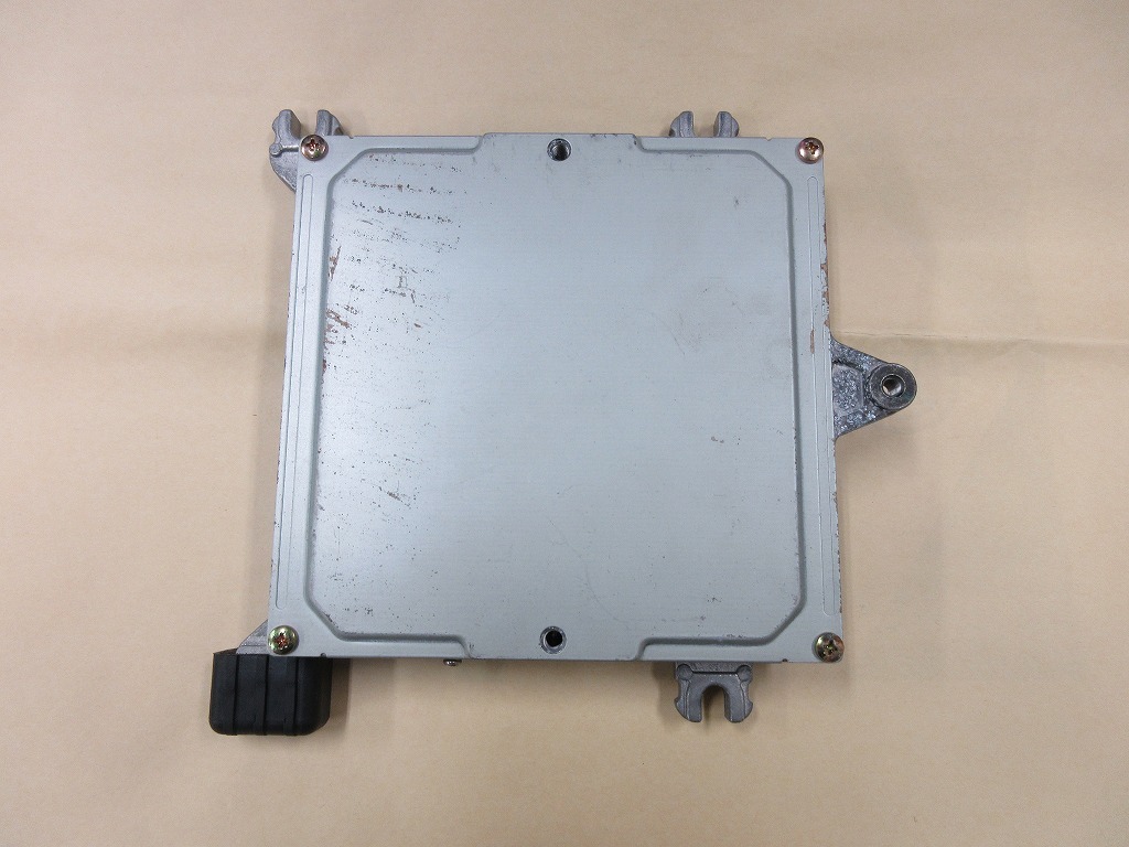 ホンダ AP1 S2000 ECU エンジンコンピュータ ー 37820-PCX-J01 1370-204505　　中古品　全国送料（520円） _画像1