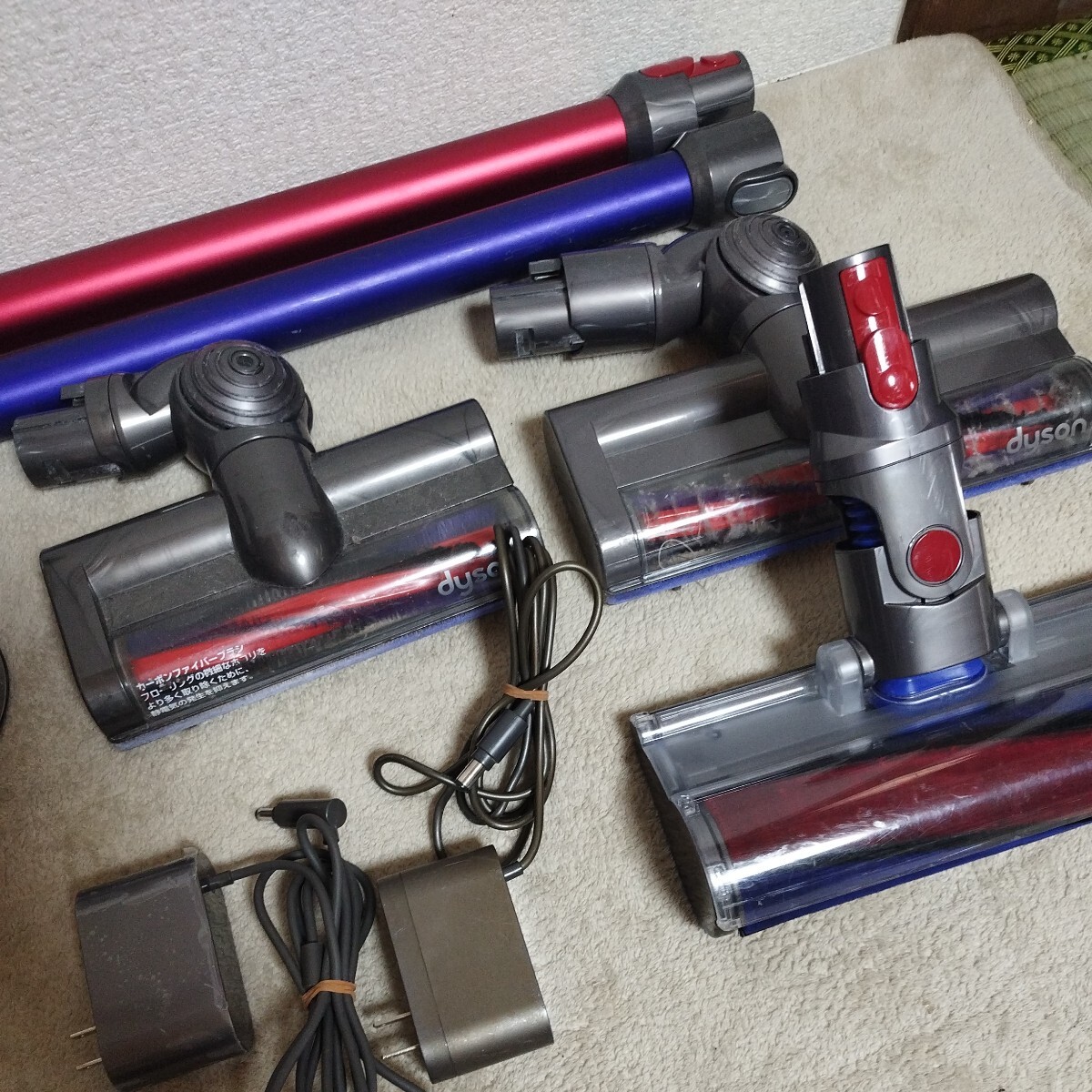 dyson ダイソン コードレスクリーナーDC35 HH11 掃除機 サイクロンコードレスクリーナー ジャンク品_画像4