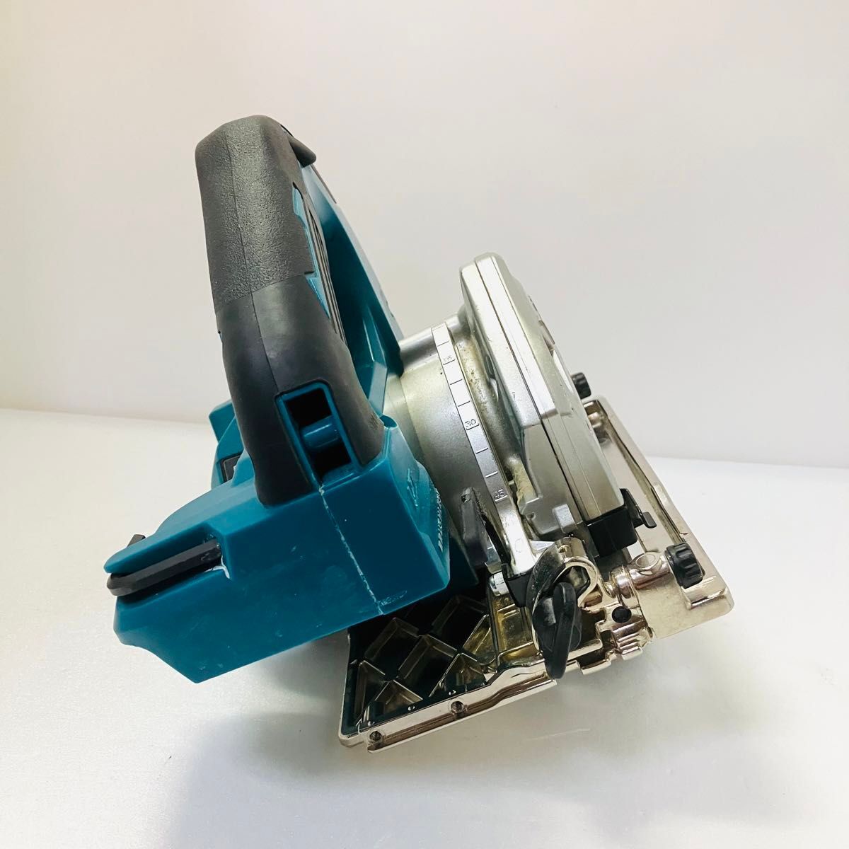 MAKITA マキタ HS474D 充電式丸ノコ マルノコ 丸鋸 丸のこ 125mm 切断工具 切断機 DIY 18V 青 ブルー_画像4