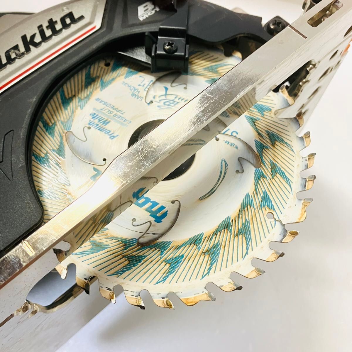 MAKITA マキタ HS474D 充電式丸ノコ マルノコ 丸鋸 丸のこ 125mm 切断工具 切断機 DIY 18V 青 ブルー_画像9