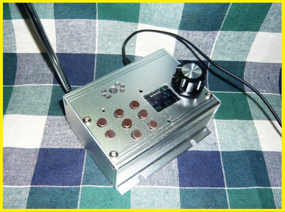 OKATS-711 _ SSB AM LW - HF FM WIDE Si4732 DSP ラジオ Arduino 付き All in one モジュール KIT_ケース組み込み動作例拡大です。