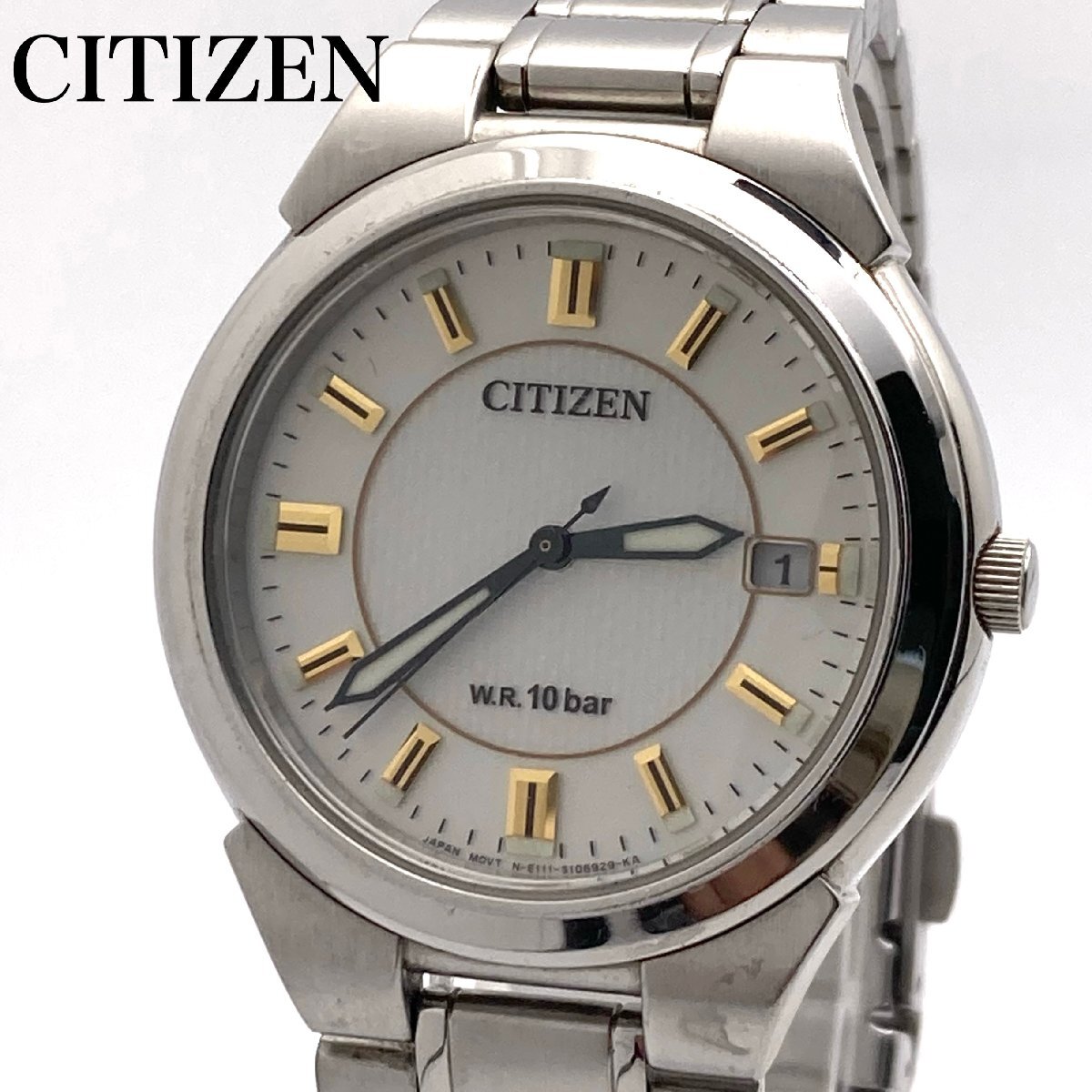 【稼働】CITIZEN シチズン E111-S075793 ホワイト文字盤 デイト ソーラー メンズ腕時計 3-74-Hの画像1