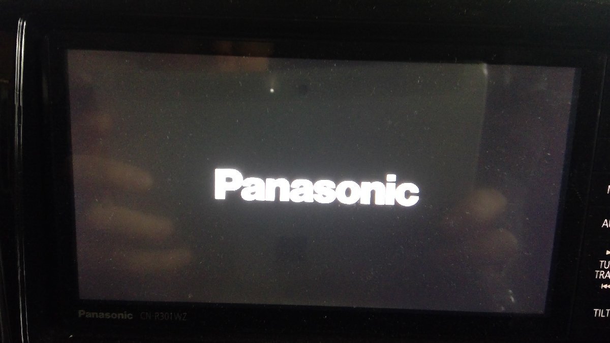 (I)カーナビ Panasonic CN-R301WZ CD/DVD/TV/Bluetooth/USB/HDMI 動作確認初期化済み。スズキ用電源カプラー付き(1644)_画像2