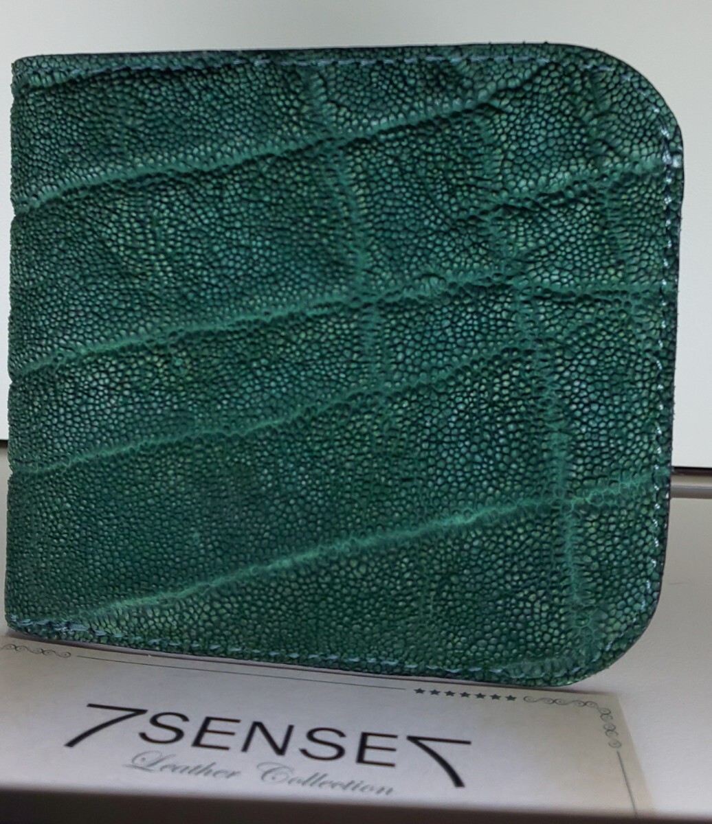 7sense コンパクト二折財布色 モスグリーンのエレファント 内側は特注栃木ヌメのグリーン_画像3