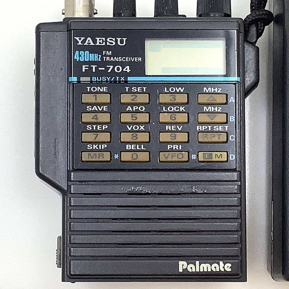 YAESU製 FT-704 Palmate 430MHz帯 ハンディ トランシーバー 中古品 FNB-11 Ni-Cd BATTERY PACK 付きの画像9