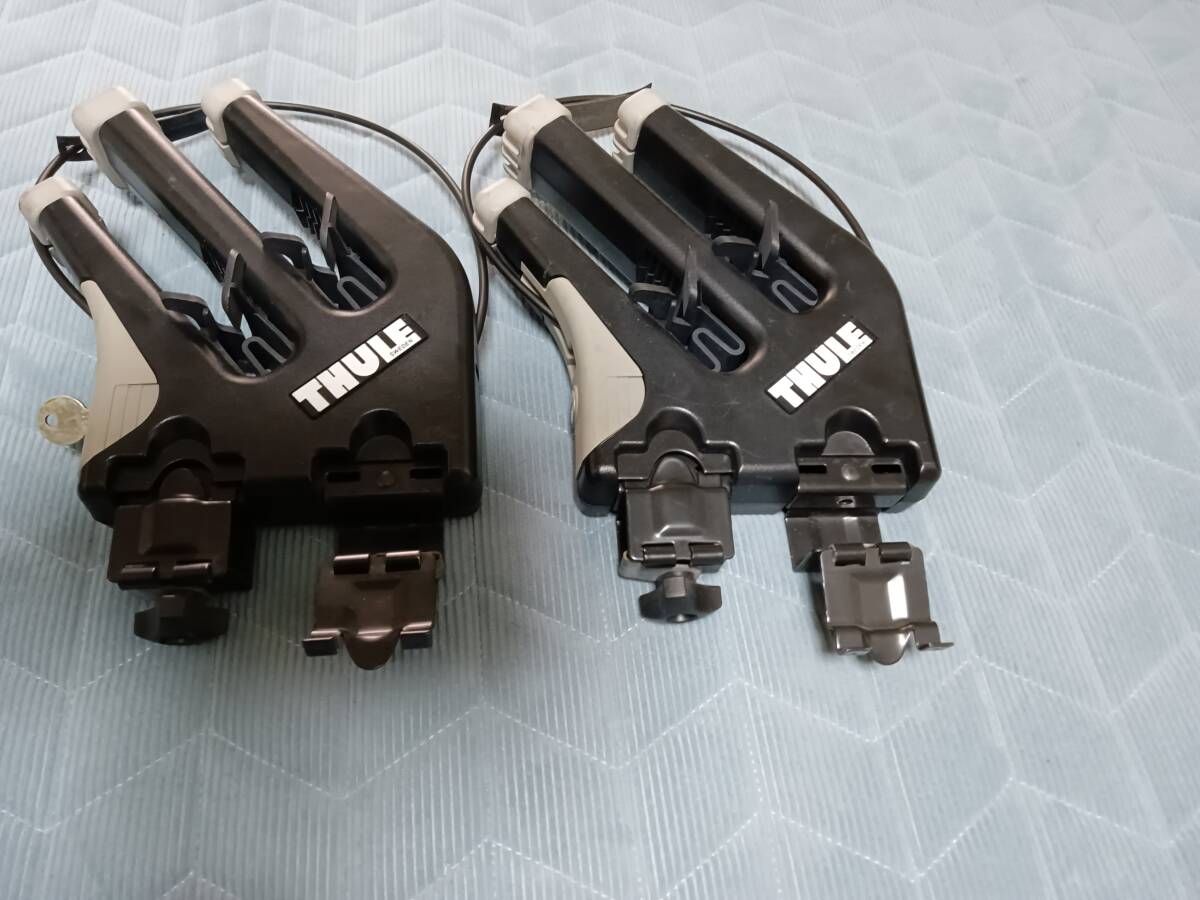 THULE スーリー スノボーキャリア573 斜め積 カギ付 美品!付属 THULE スーリー スノボーキャリア573 斜め積 カギ付 美品!付属