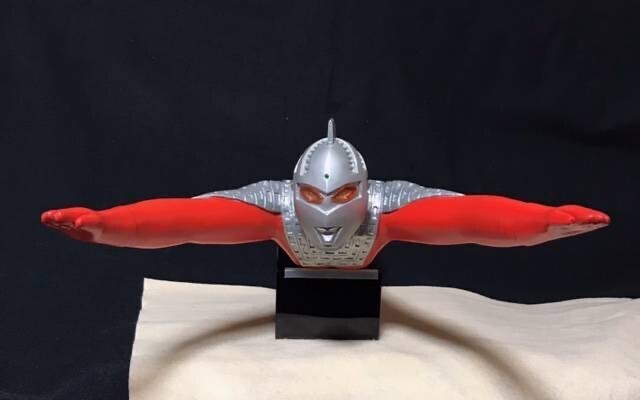 ステルス田中雷工房 飛びウルトラセブン 全長約75cm フィギュア 完成品 飛行タイプ 電飾付き 展示スタンド付き 未開封新品の画像1