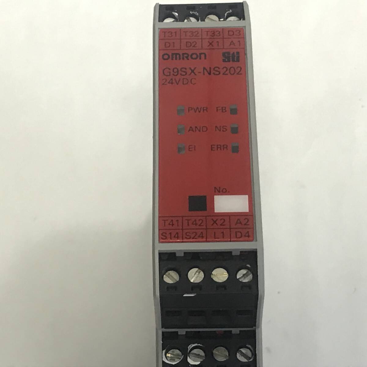 ●【AH-2184】中古品 OMRON オムロン 非接触式ドアスイッチコントローラ ねじ式端子台 G9SX-NS202-RT【レターパックプラス・送料520円可】_画像4