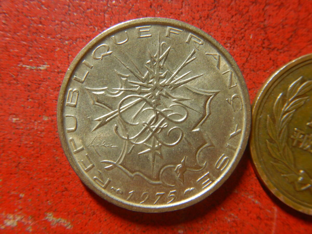 外国・フランス／１０フラン・ニッケル黄銅貨（1975年） 24033103の画像1