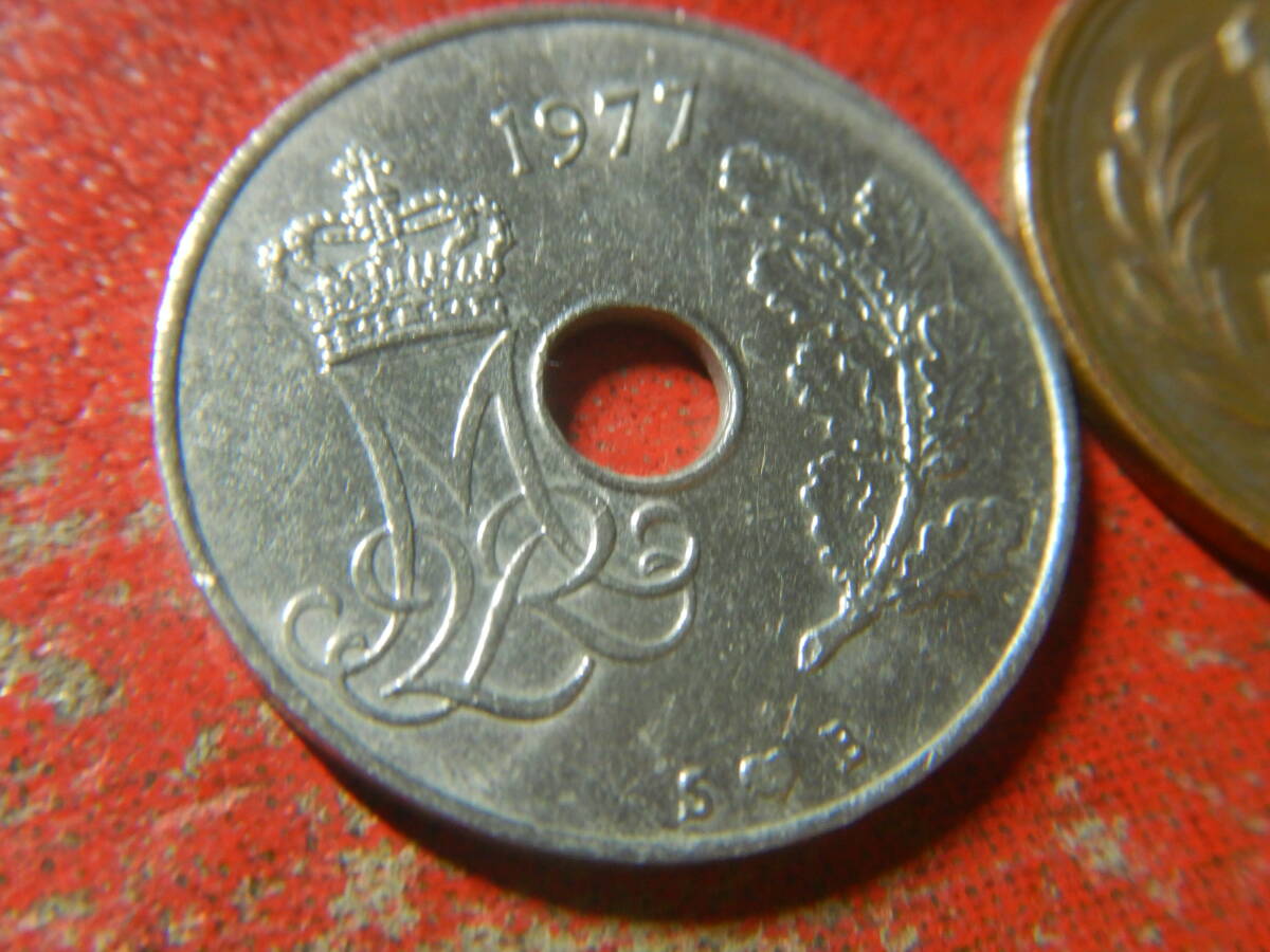 外国・デンマーク／２５オーレ白銅貨（1977年） 240418の画像3