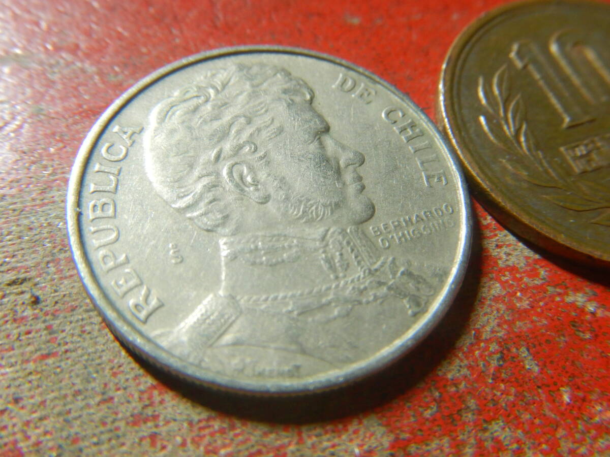 外国・チリ／１ペソ白銅貨（1975年） 24041802の画像3