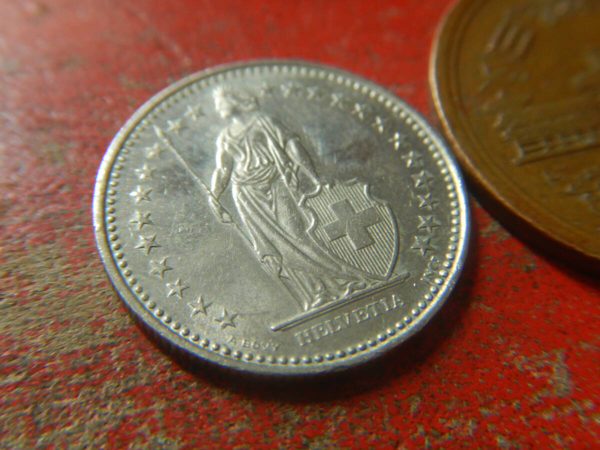 外国・スイス／1/2フラン白銅貨：ヘルヴェティア立像（1989年） 240422の画像3