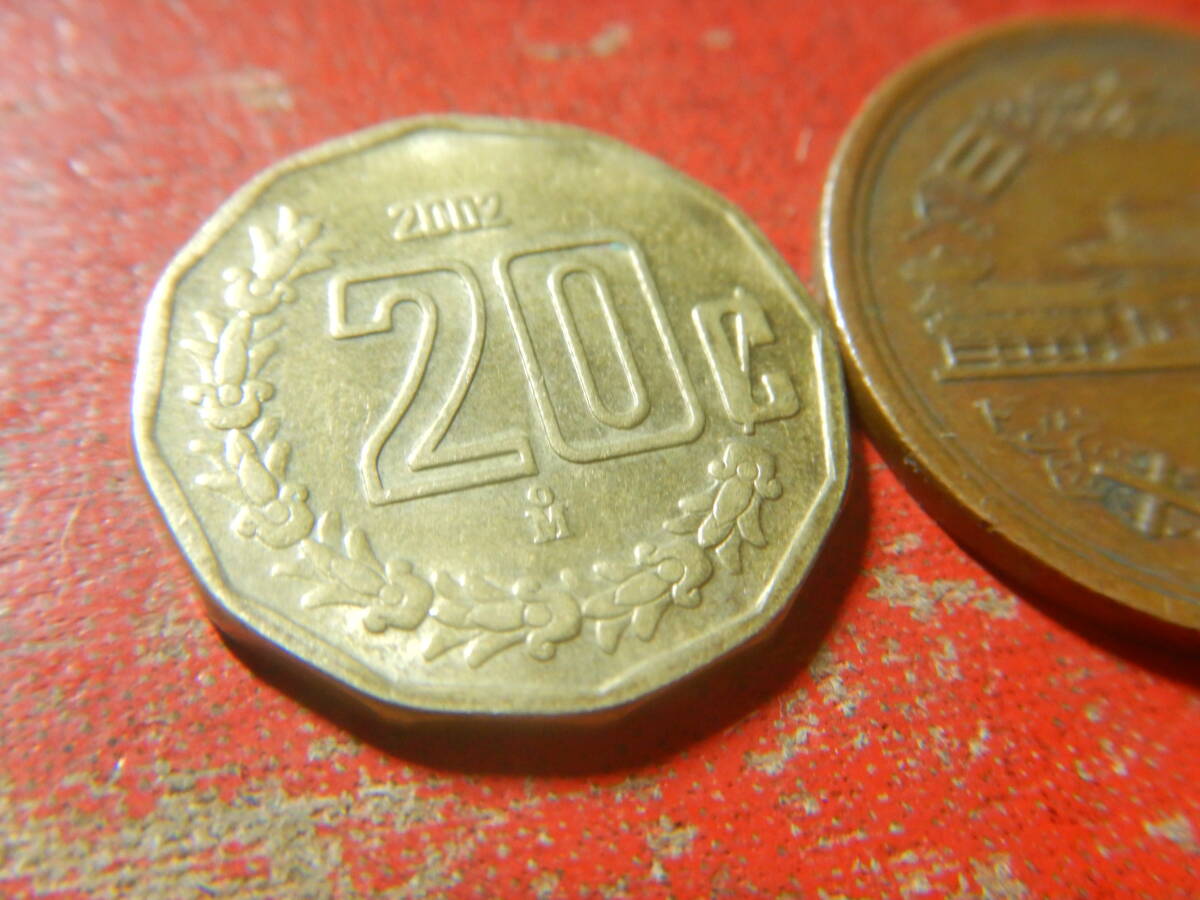外国・メキシコ／２０センタボ・アルミニウム青銅貨（2002年） 240423の画像3