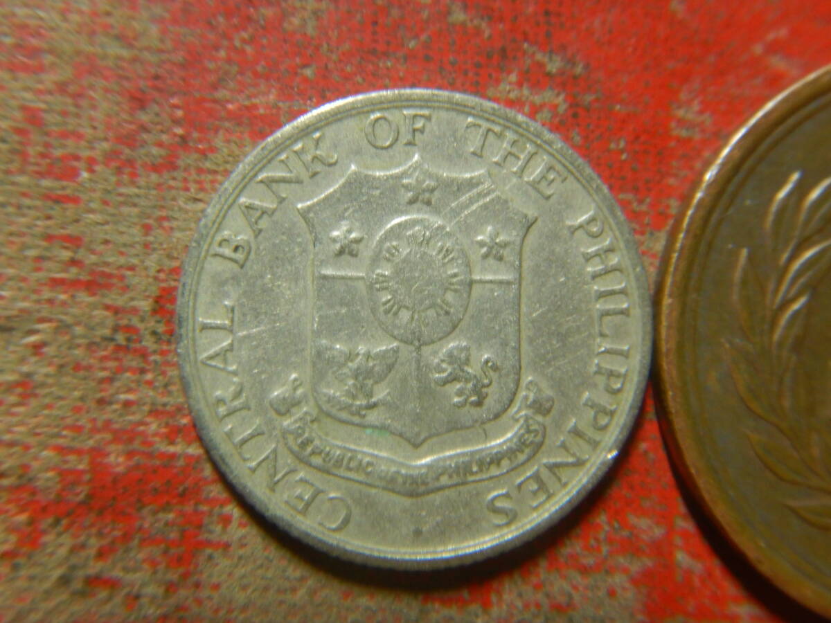 外国・フィリピン／１０センタボ洋銀貨（1964年）　240424_画像2