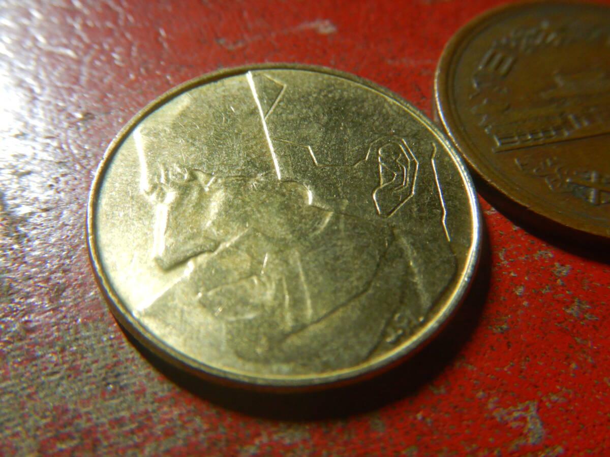 外国・ベルギー／５フラン黄銅貨又はアルミニウム青銅貨（1993年・BELGIQUE） 24042402の画像3