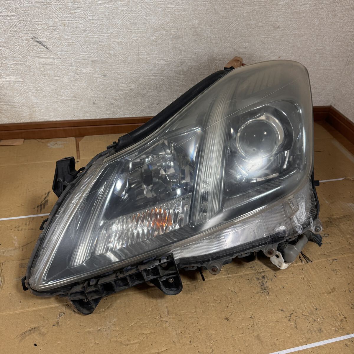 トヨタ クラウン 200系 GRS200 アスリート 純正 HID ヘッドライト左 HCHR-686 動作確認済みの画像1