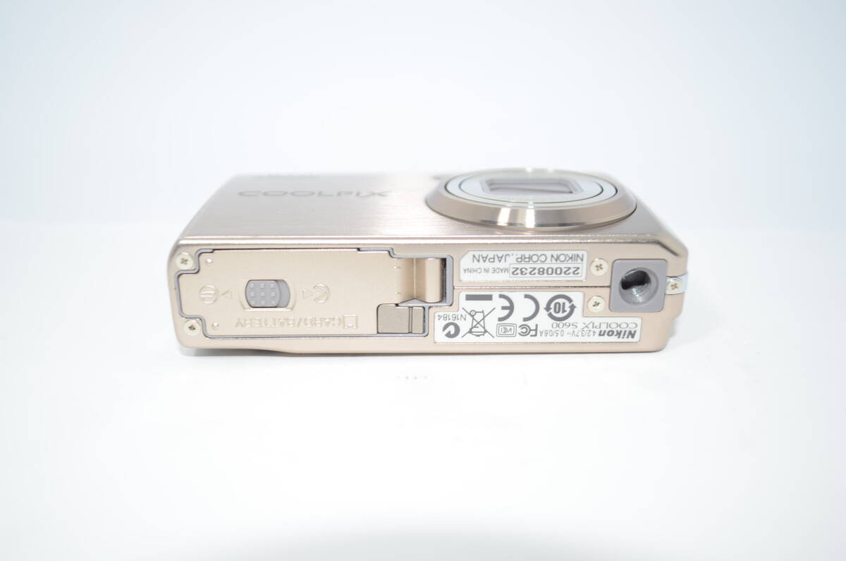 【外観特上級】Nikon デジタルカメラ COOLPIX S600 ピンクゴールド #s5771の画像5