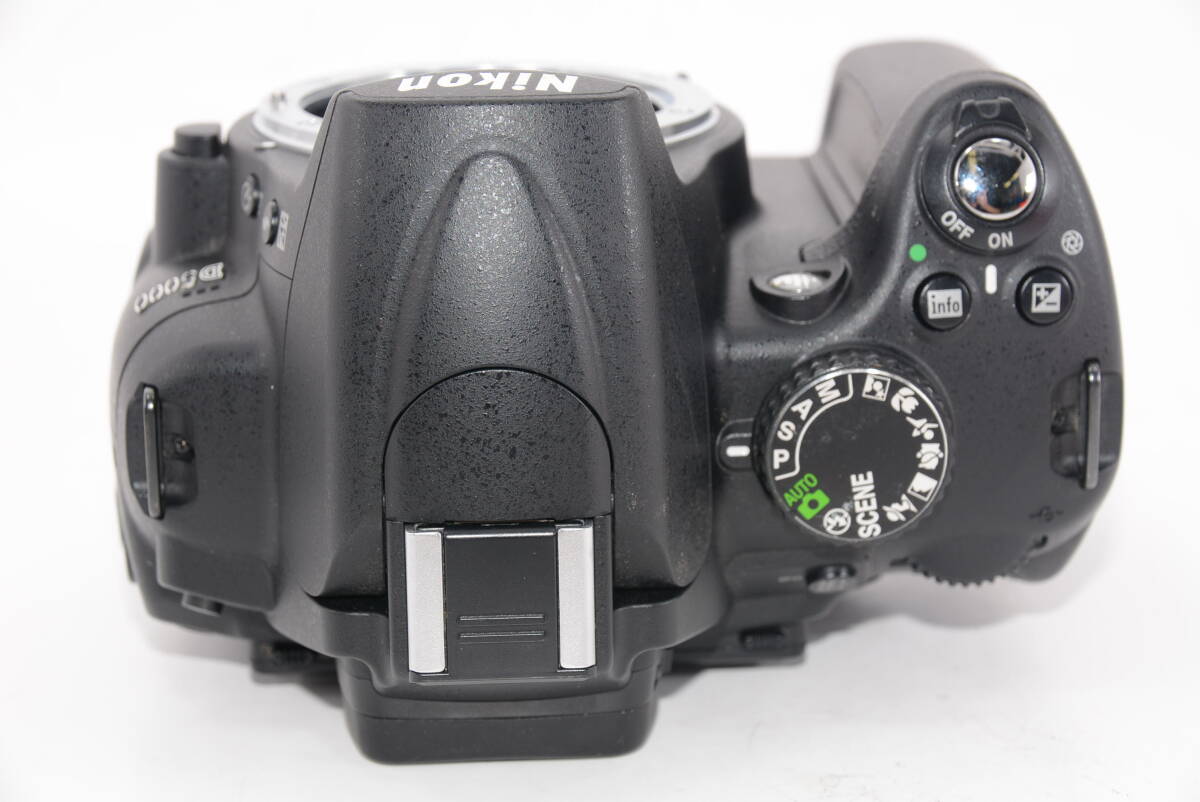 【外観特上級】Nikon デジタル一眼レフカメラ D5000 ボディ D5000 #u0989の画像3