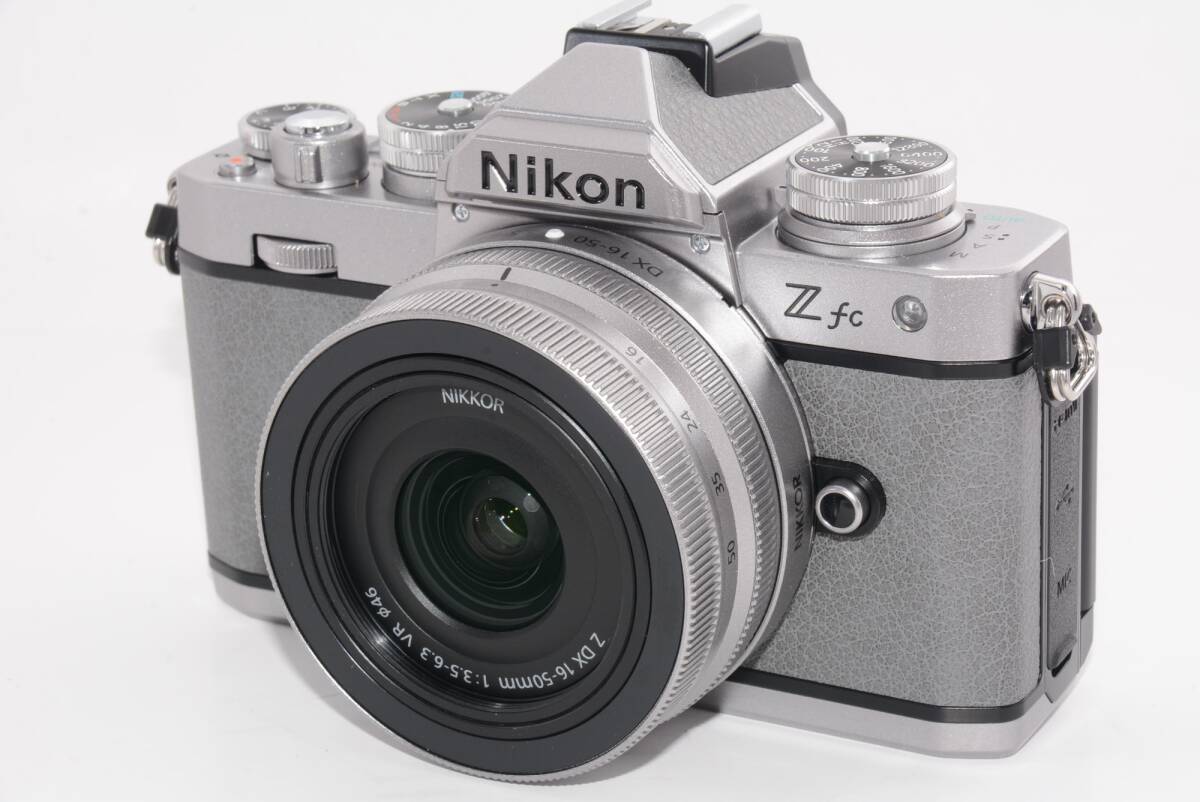 【外観ほぼ新品】Nikon ミラーレス一眼カメラ Z fc レンズキット NIKKOR Z DX 16-50mm f/3.5-6.3 VR シルバー 付属 ZfcLK16-50SL_画像1