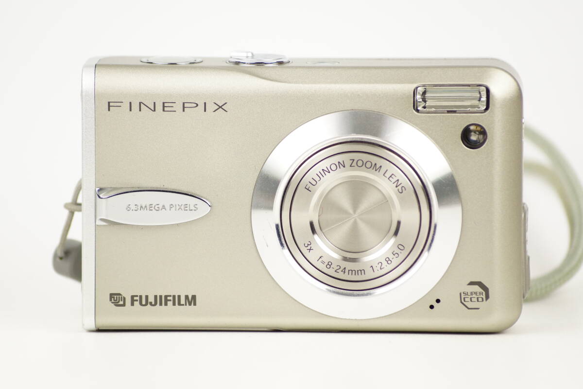 ■ 美品 ■ フジフイルム FUJIFILM FinePix F30 コンパクトデジタルカメラ 元箱等付属品多数 9419_画像3