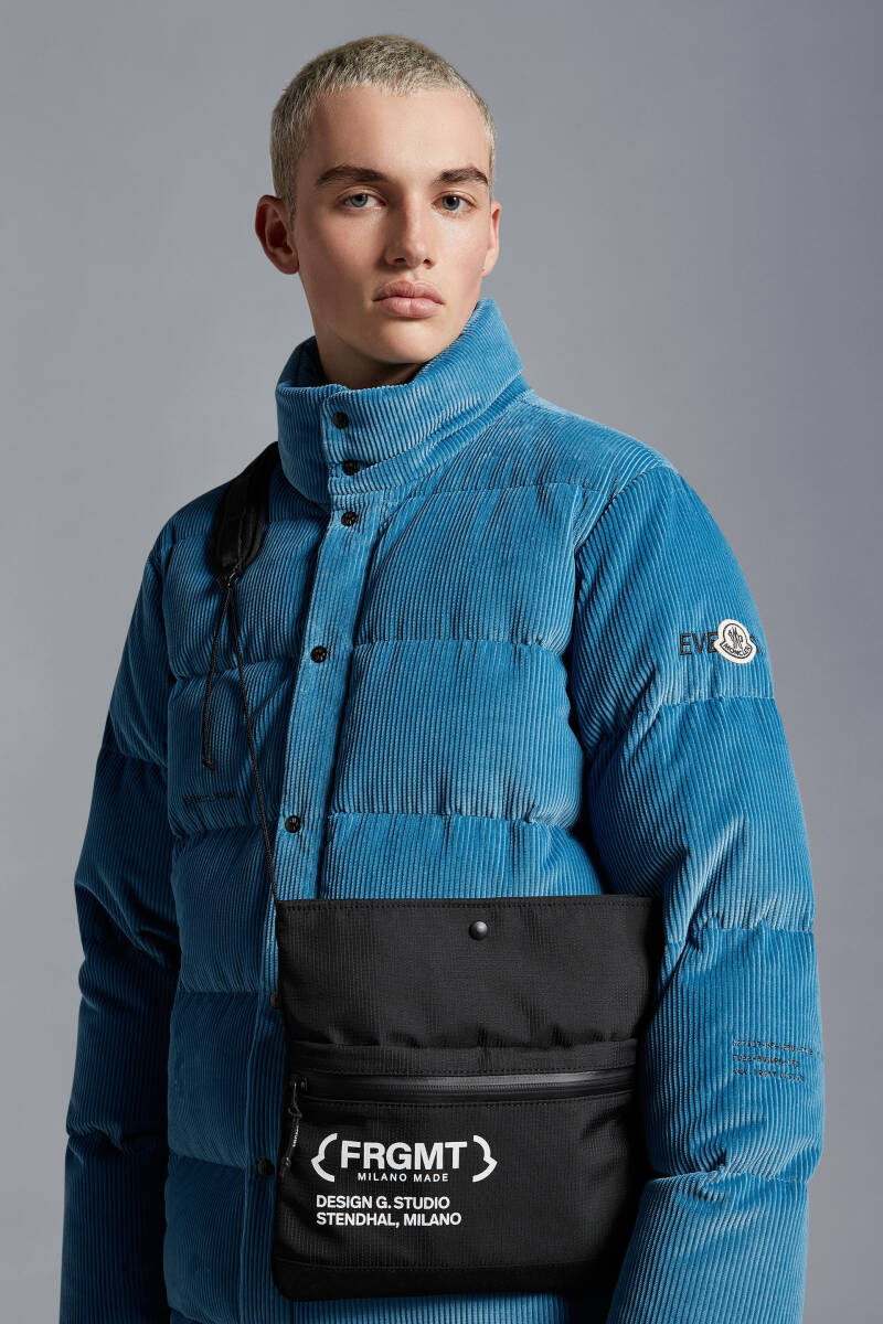 7,7万【Moncler モンクレールX藤原ヒロシFRGMTフラグメント 限定コラボ 新品】クラッチでも使える2wayマチ薄ショルダーバッグ/サコッシュ黒の画像9