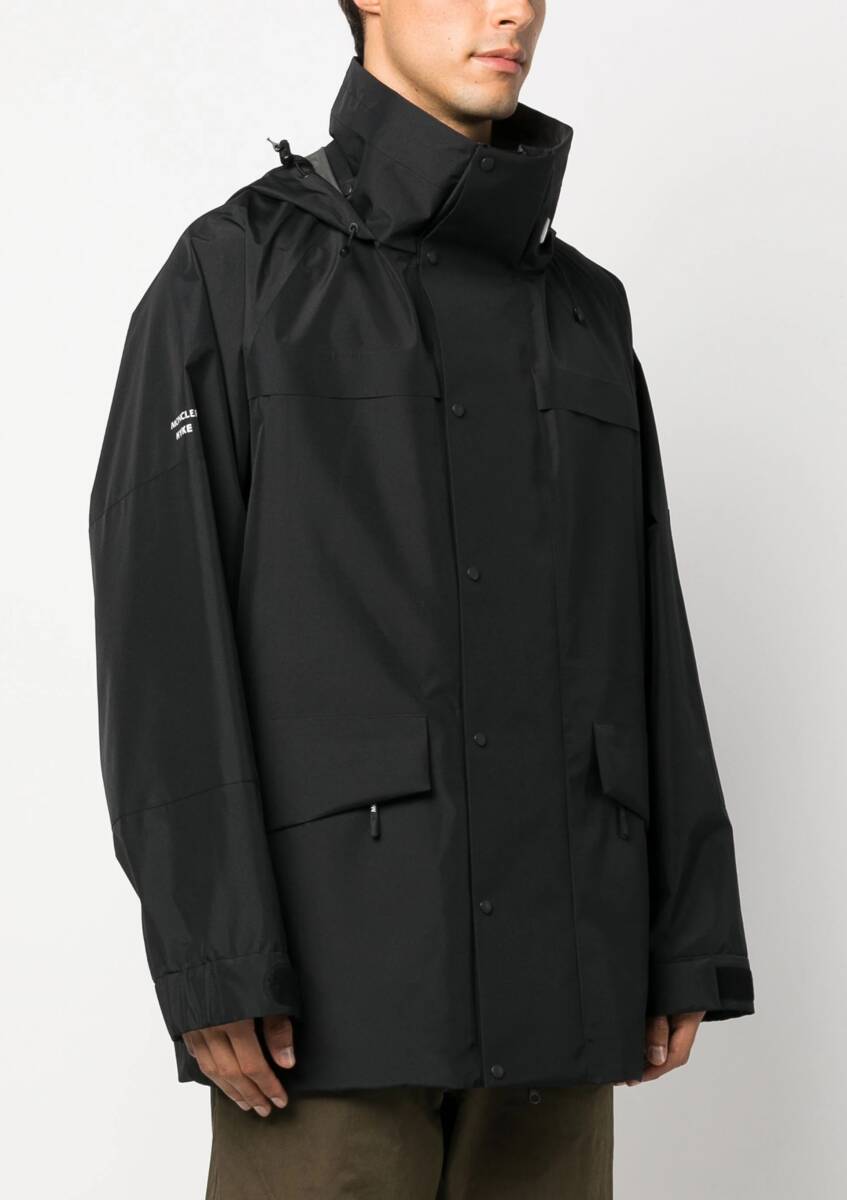 30万【モンクレール MONCLER x HYKE ハイク 新品 希少限定コラボ】◇通年対応◇進化ゴアテックスで街も快適◇全天候型ナイロンジャケット黒の画像10