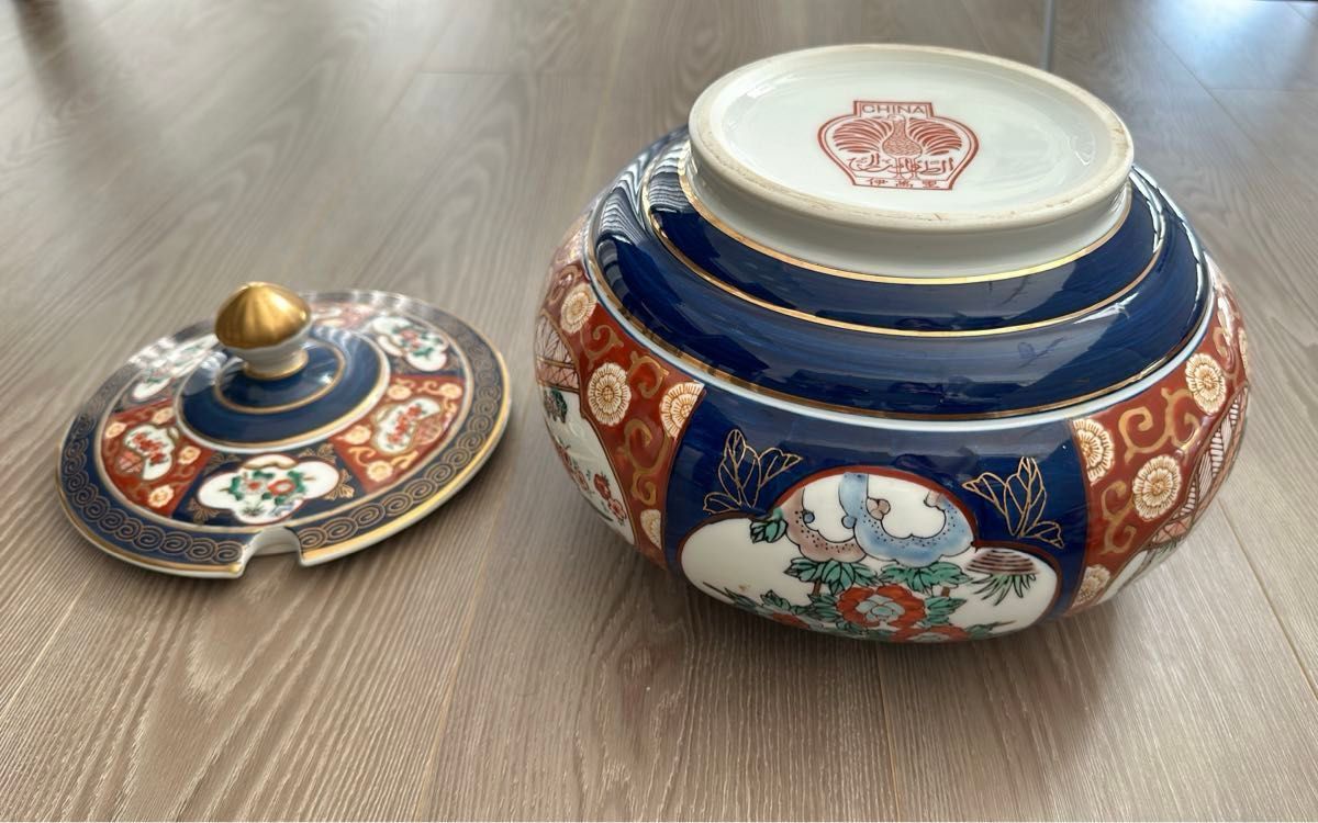 骨董品 GOLD IMARI 伊万里焼 色絵染付 大壺 有田焼 色鮮美 骨董品 GOLD IMARI 伊万里焼 色絵染付 大壺 有田焼 色鮮美