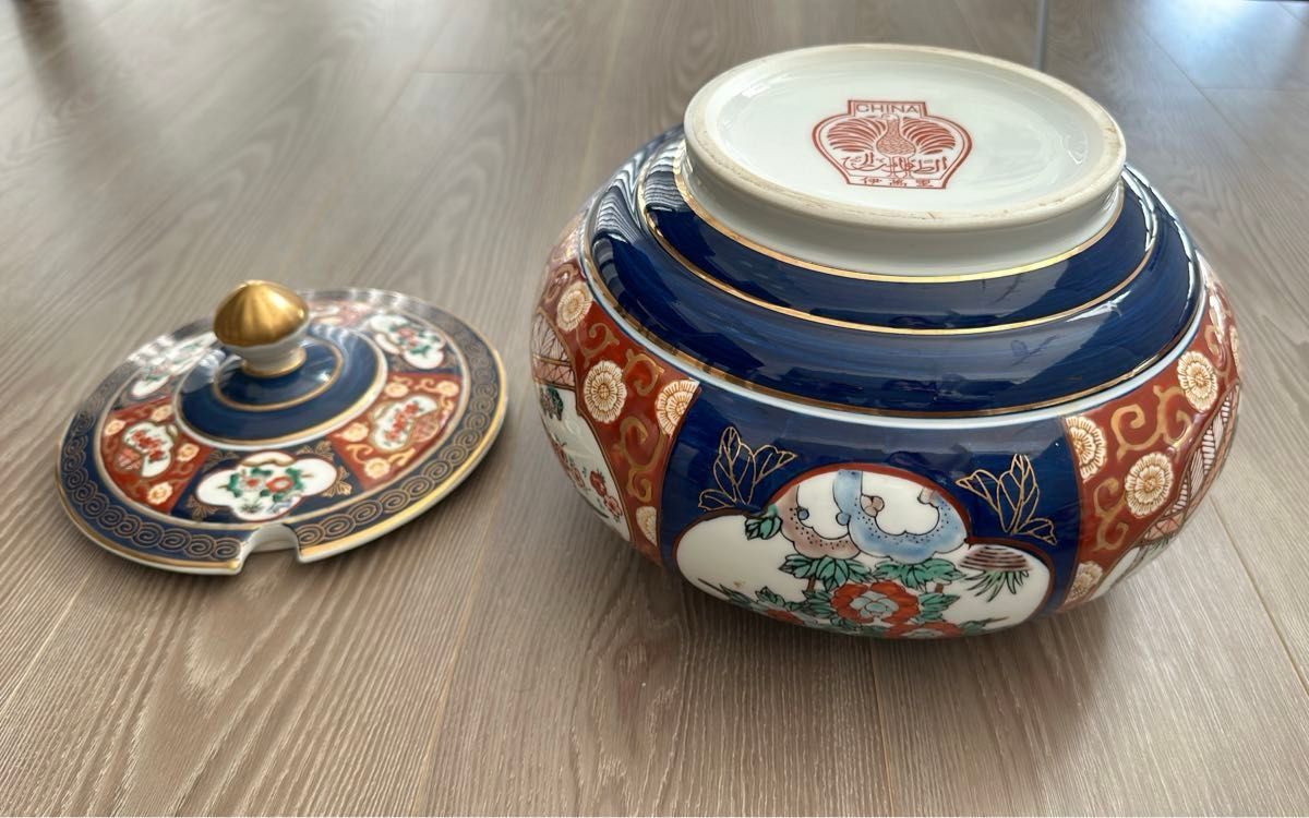 骨董品　GOLD IMARI 伊万里焼 色絵染付 大壺　有田焼　色鮮美　ゴールドイマリ　茶器　茶道具　水差し　お茶会　茶事　床間