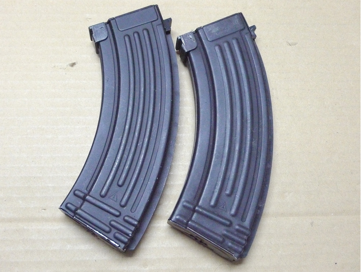 メーカー不明・STD電動 AK47系列用 多弾マガジン 鉄製外装 2本セット・中古の画像3