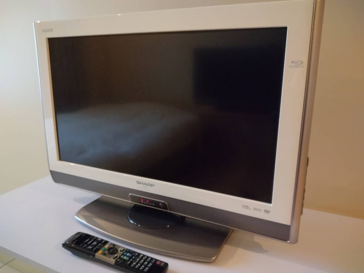 SHARP AQUOS LC-26DV7 亀山モデル 白 ホワイト 極美品|Yahoo SHARP AQUOS LC-26DV7 亀山モデル 白 ホワイト 極美品|Yahoo
