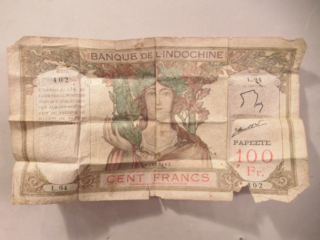 〓旧紙幣 フランス領インドシナ (ニューカレドニア）1937~67年 100Francs インドシナ銀行 フラン ξの画像1