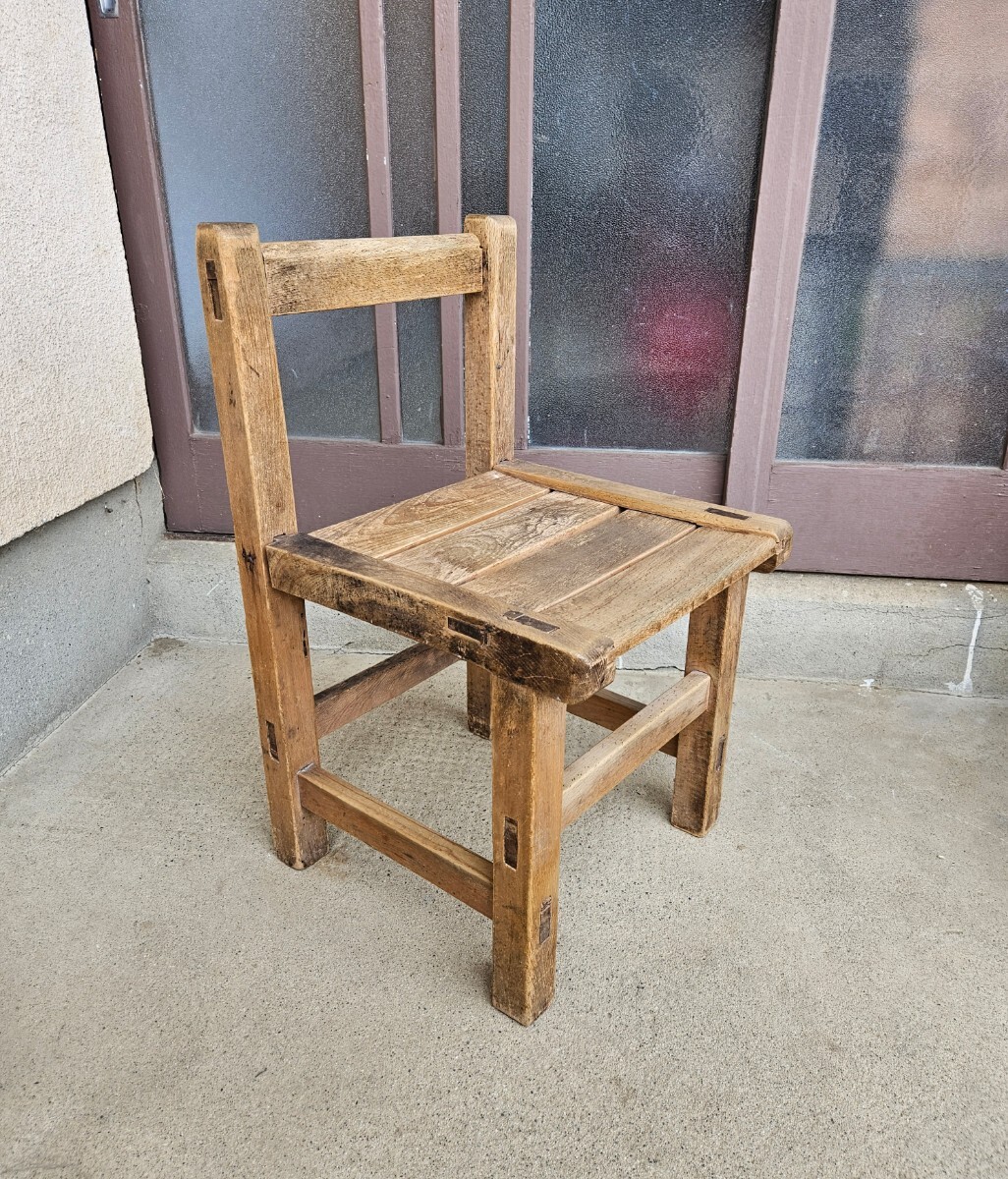 ジャパンアンティーク 木製 椅子 小学校 チェア 花台 飾り棚 シャビー インテリア 古民家 ヴィンテージ レトロの画像1