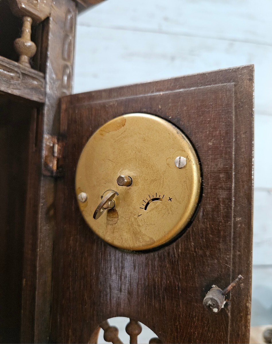 フランス アンティーク 置時計 ミニチュア ブルターニュ家具 ドール用 ホールクロック 手巻き式 動作品 木製 インテリア _画像9