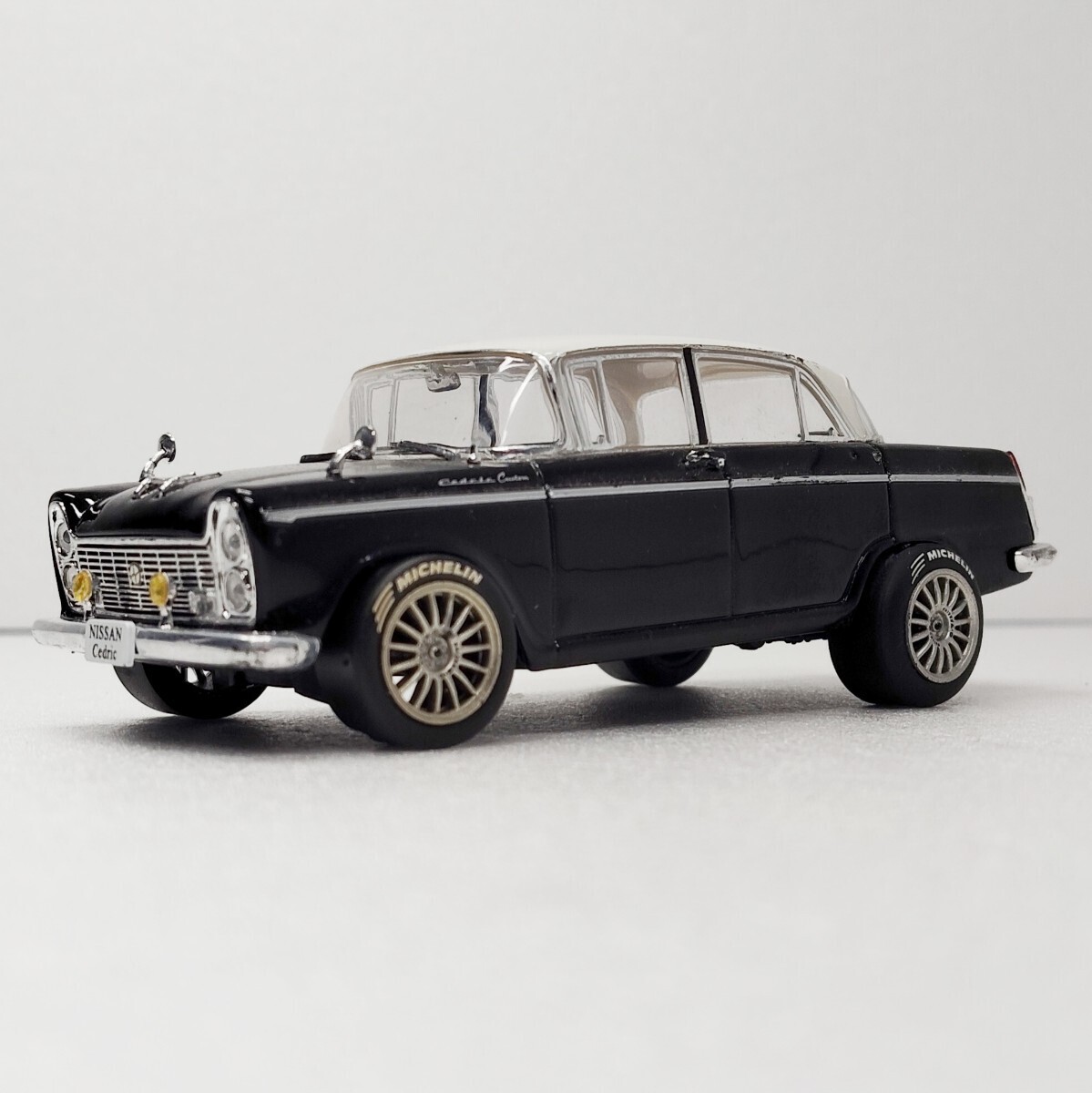 1/43 初代 日産 セドリック 30型 セダン  NISSAN CEDRIC レトロ 昭和の名車 改造品 ホッドロッド仕様 1円スタート 1円〜 041903の画像1