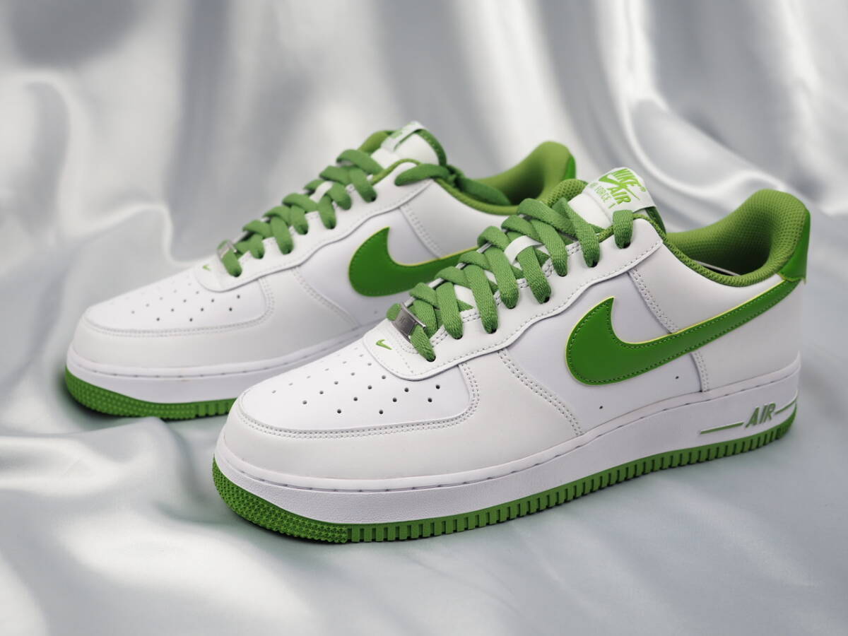 ラスト1点！送料1040円～◆新品◆NIKE◆ナイキ◆AIR FORCE 1 07◆エアフォース 1 '07◆白×KERMIT GREEN◆29.5㎝の画像2