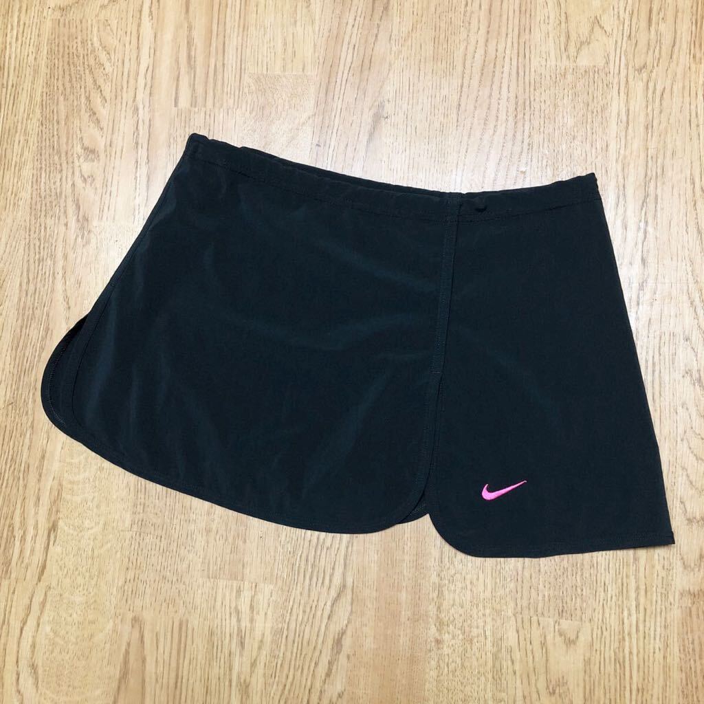 NIKE＊DRI-FIT ナイキ レディースM ミニスカート ブラック ストレッチ 速乾 ロゴ刺繍 フィットネス ヨガ エアロビ トレーニング スポーツ_画像2