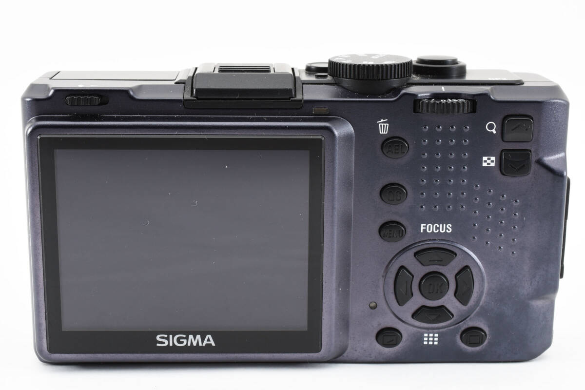 【希少・美品】 SIGMA シグマ DP2 コンパクト デジタルカメラ 箱付き・付属品多数！ #1286_画像6