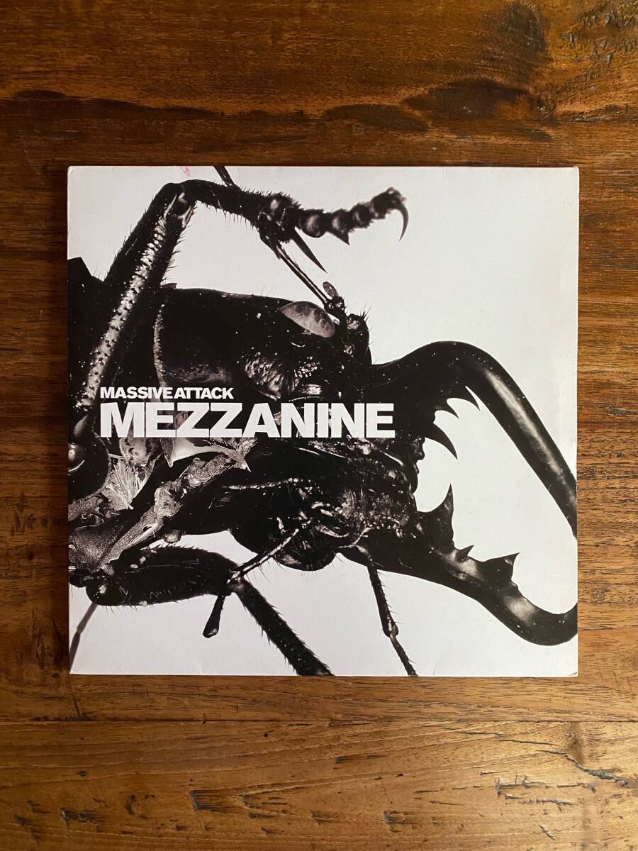 【代理出品】Massive Attack「Mezzanine」EU オリジ 2×LP Trip Hop Dub Soul クラブヒット トリップホップ ダブ ソウル マッシヴアタックの画像1