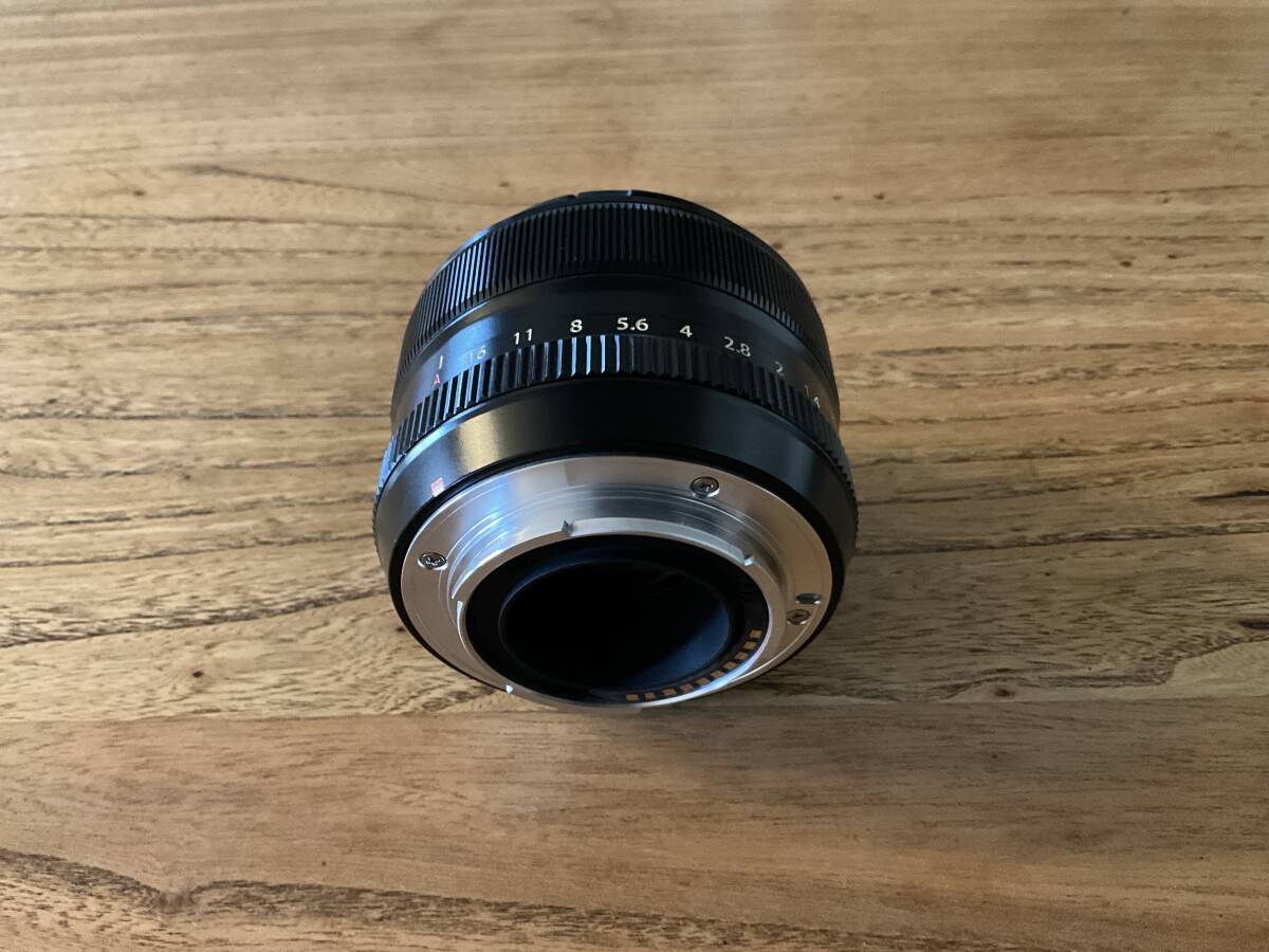 富士フイルム FUJIFILM 単焦点レンズ FUJINON XF35mm F1.4 Rの画像3
