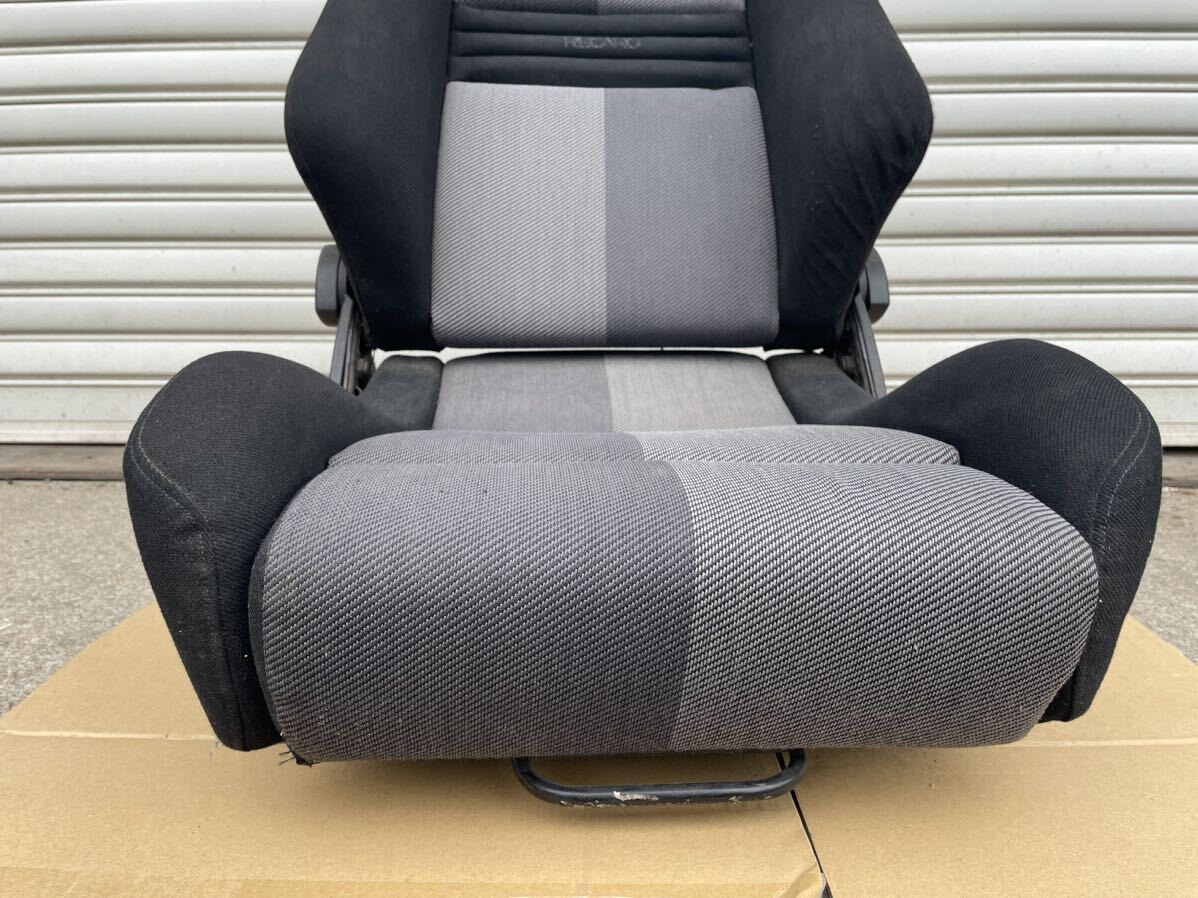 ！引き取り限定！　レカロ　シート　RECARO セミバケ　シートレール　黒　車　グレー　福岡_画像3