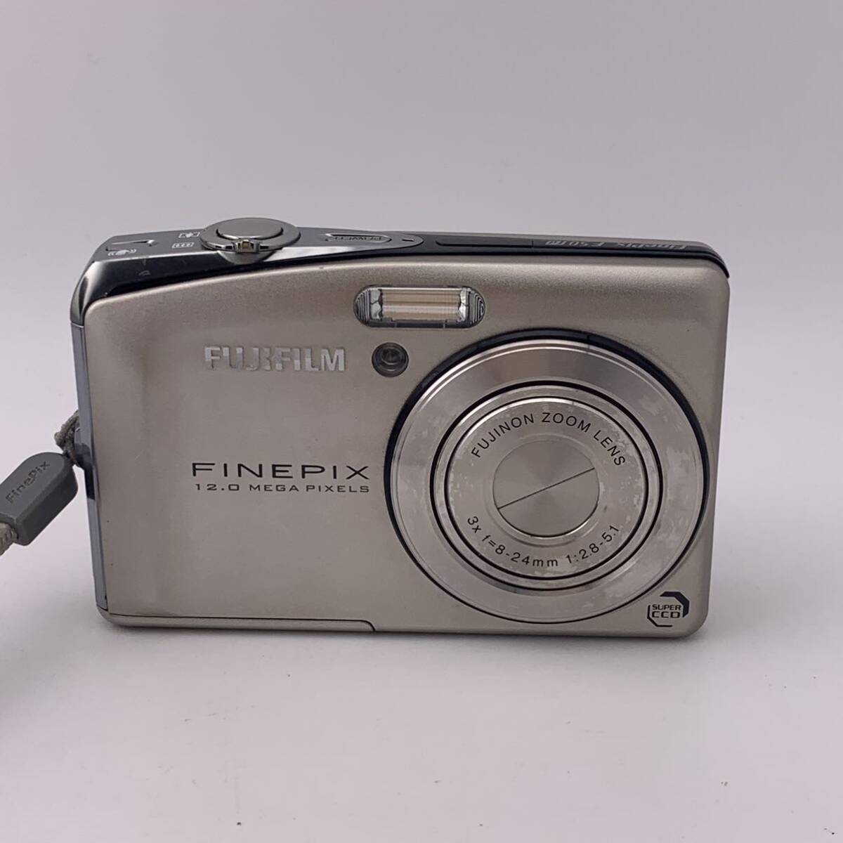 FUJIFILM FINEPIX F50 fp コンパクトデジタルカメラ デジカメ　バッテリー付き　※通電・動作未確認　【S81091-638】_画像2