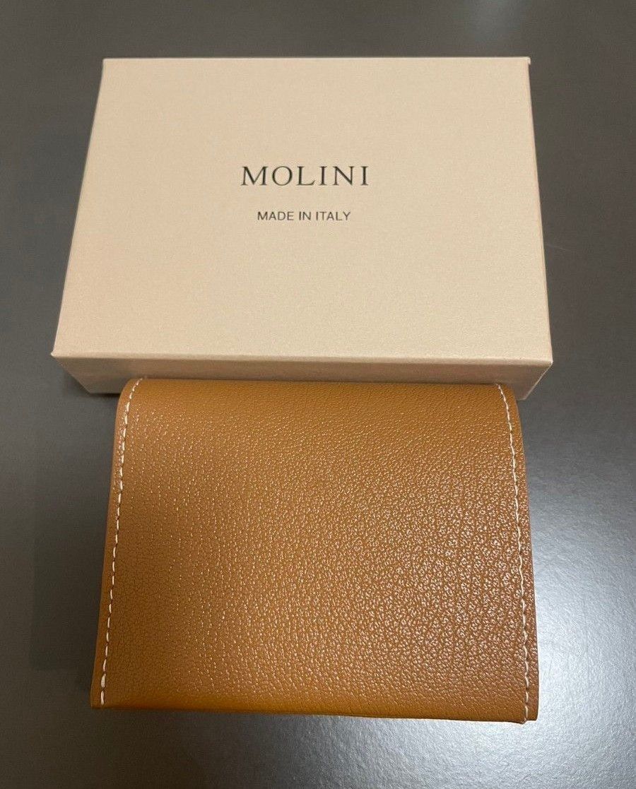 MOLINI モリニ コンパクト財布Bifold Compact Wallet - Camel MOLINI モリニ コンパクト財布Bifold Compact Wallet - Camel