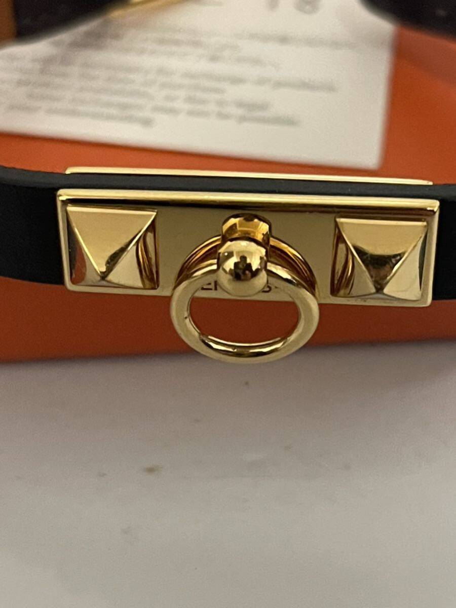 D04037 エルメス HERMES リヴァル ミニ ブレスレット レザー アクセサリー ブラック×ゴールド R刻印 美品_画像5