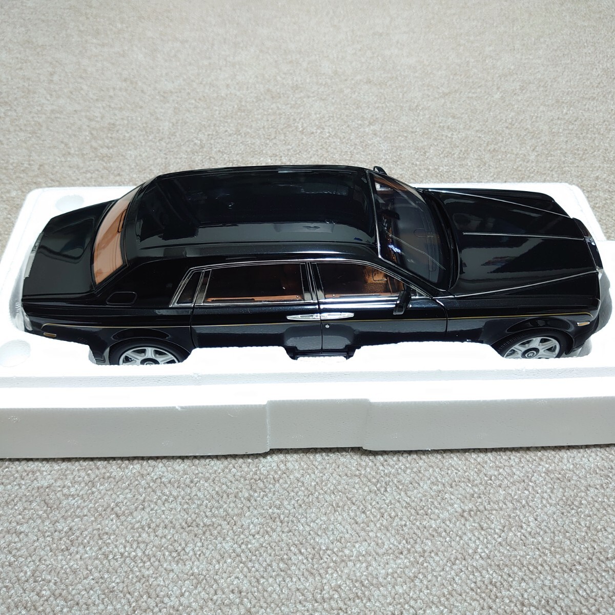 京商 KYOSHO 1/18 Rolls Royce ロールスロイス ファントム EWB ダイアモンド ブラック 08841DBKの画像5