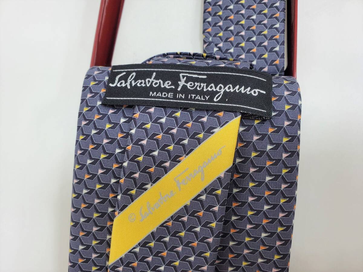 *1 иен ~ не использовался Salvatore Ferragamo Salvatore Ferragamo мужской мужчина джентльмен галстук 2 пункт *