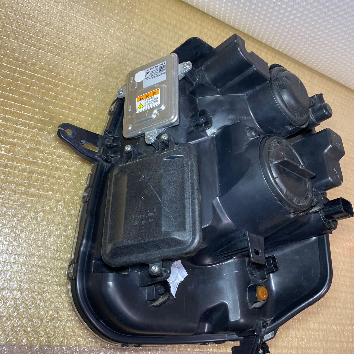 ★中古　SUZUKI ASSY DA17W エブリィワゴン 純正 右 HID ヘッドライト ASSY LE14C6329 ライト バラスト付★_画像8