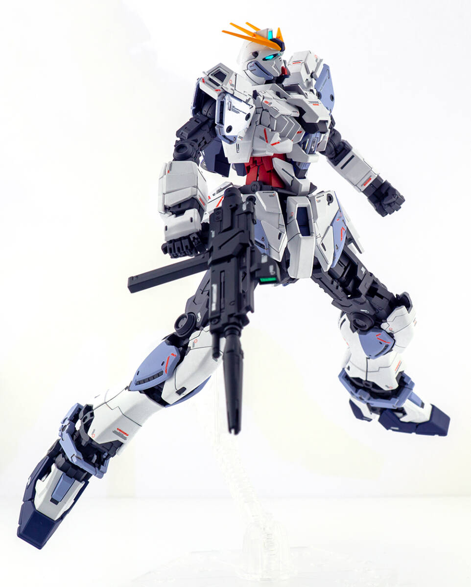 MG 1/100 ナラティブガンダム C装備 Ver.Ka 1/100 塗装済み完成品_画像8