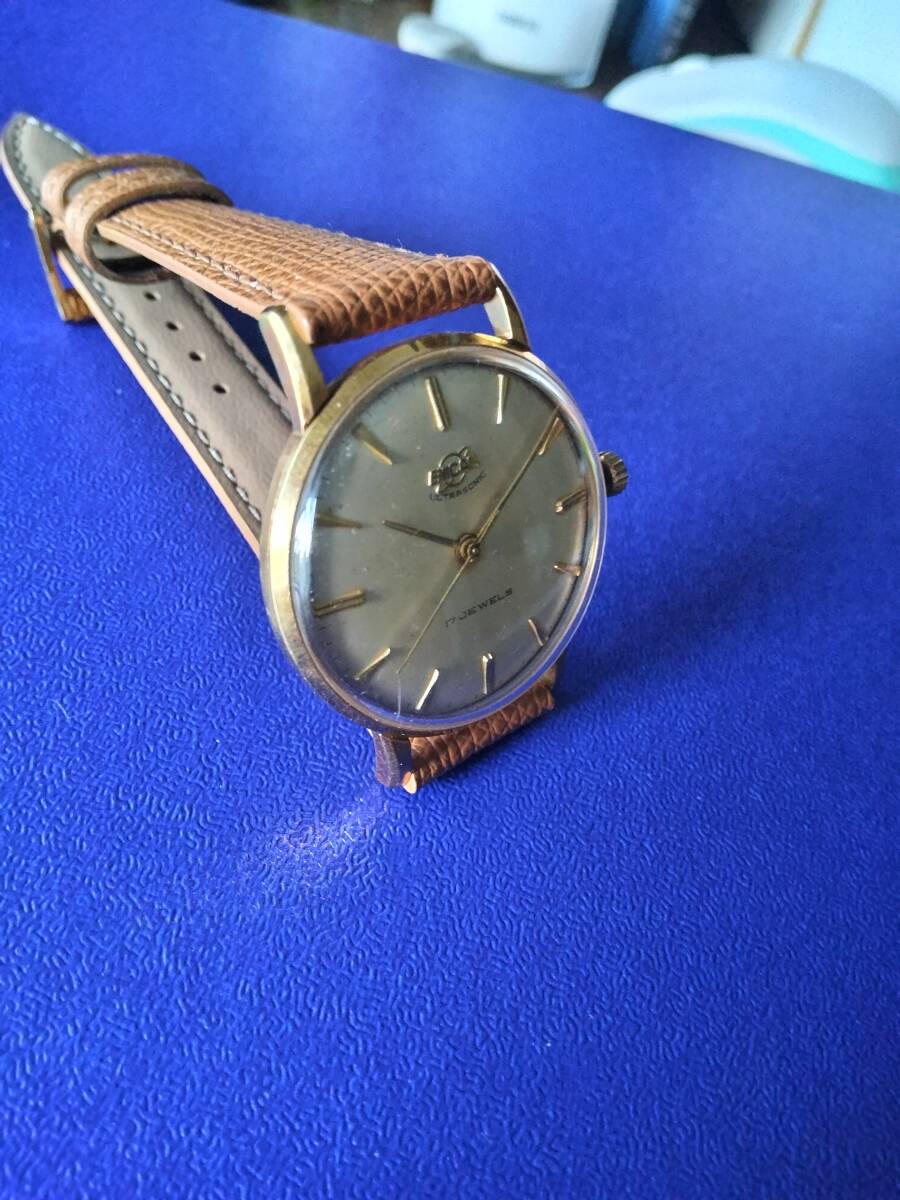 古い腕時計 ENICAR ULTRASONIC 17JEWELS 手巻き 稼働品 美品 35ｍｍ の画像2