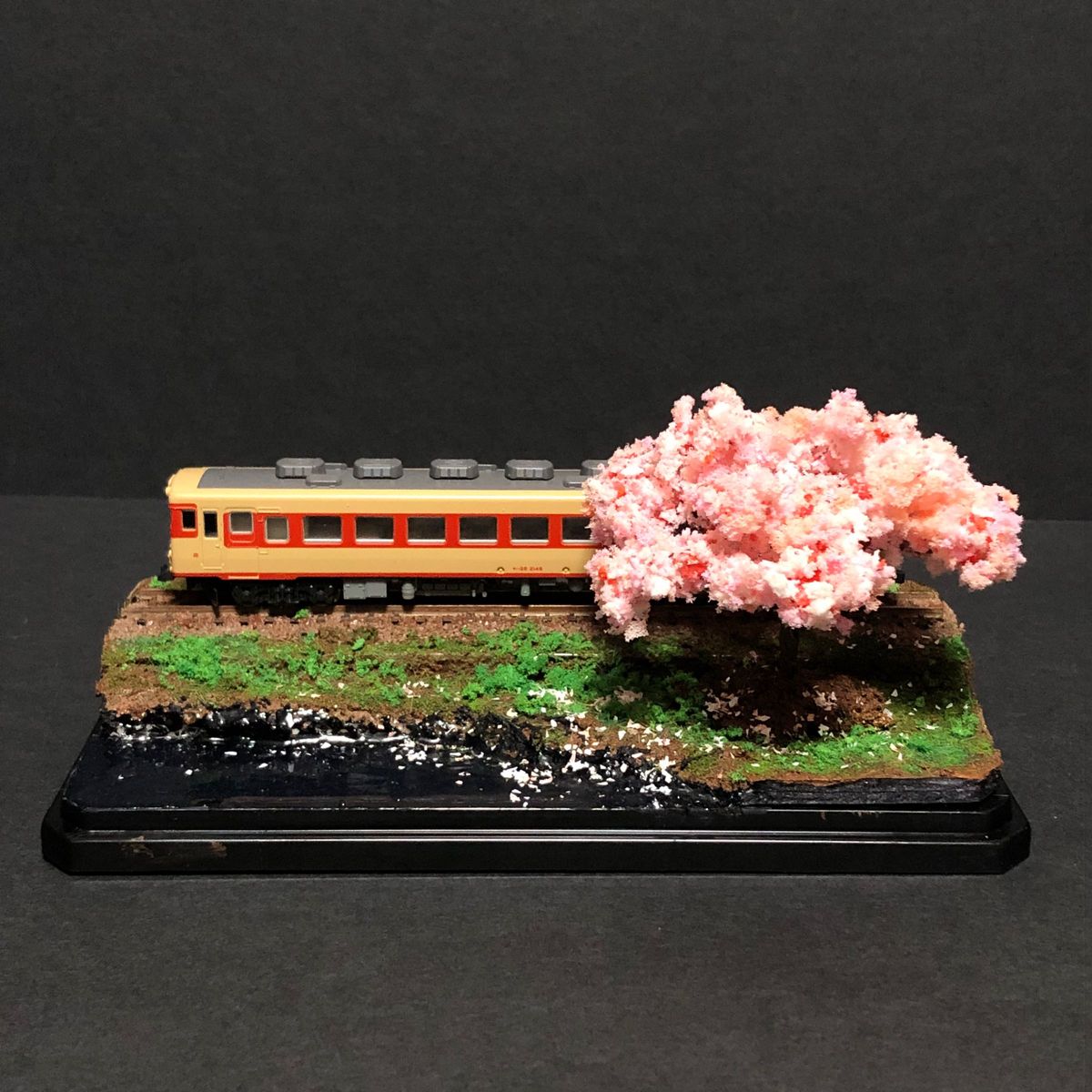 水辺の桜1】ジオラマ車両展示台 Nゲージ展示台 Nゲージ ローカル 水辺の桜1】ジオラマ車両展示台 Nゲージ展示台 Nゲージ ローカル