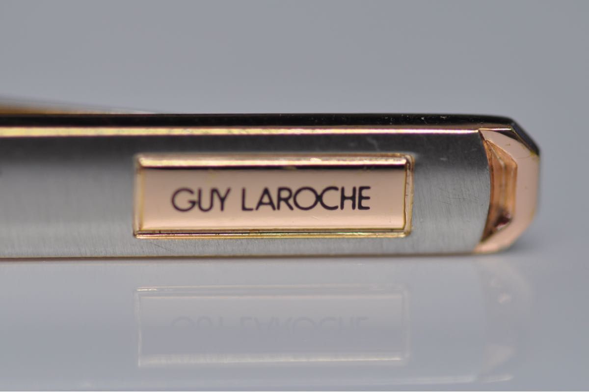 GUY LAROCHE  ネクタイピンとカフスボタン